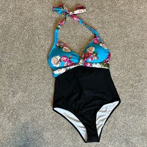 New cupshe swimsuit size XL